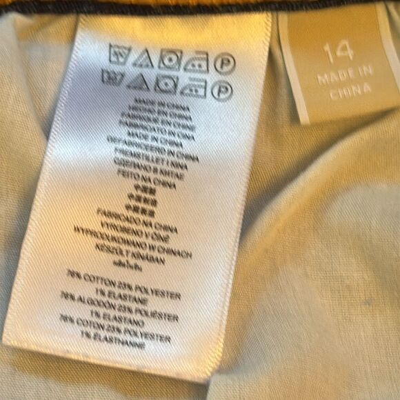 Michael Kors Plus Size Straight Crop - Picture 6 of 7